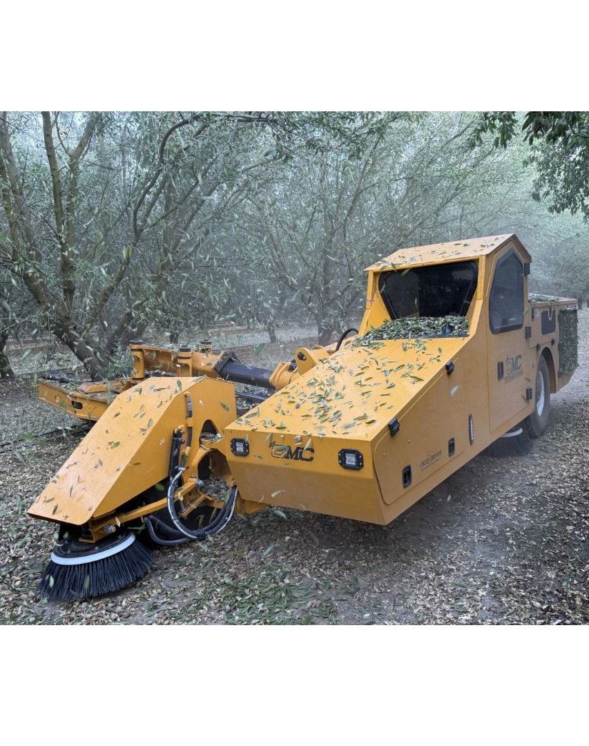 2026 OMC Shockwave side-mount trunk shaker in operation